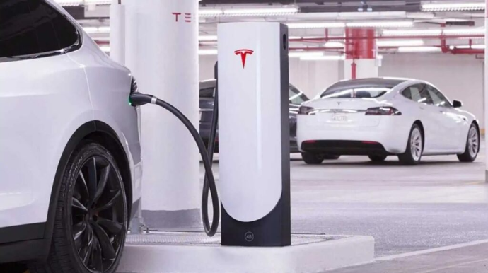 Trampın siyasəti “Tesla”  avtomobillərinin bahalaşmasına səbəb ola bilər 