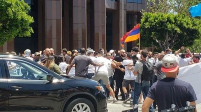 Ermənilərin Brüsseldə Türkiyə və Azərbaycana qarşı keçirdiyi aksiya gözyaşardıcı qazla dağıdıldı – FOTO/VİDEO 