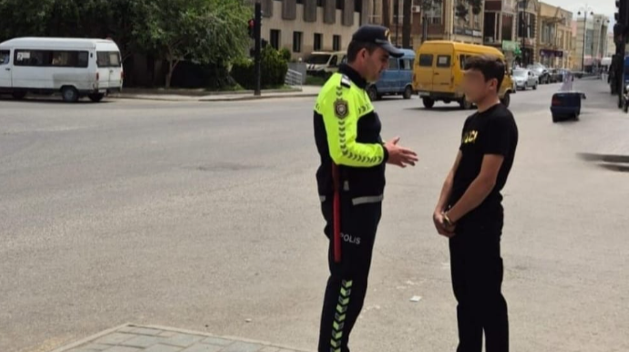 DYP-nin  keçirdiyi tədbirdə qayda pozan PİYADALAR CƏRİMƏLƏNDİ - FOTO