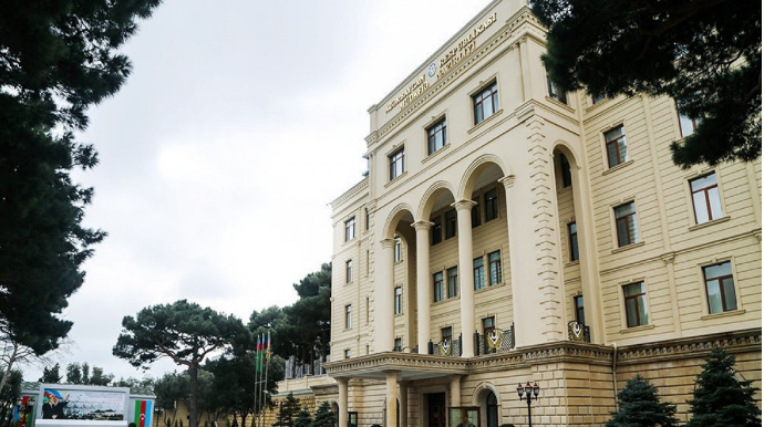 MN:  Havanın hərarətinin yüksəlməsi ilə əlaqədar günün nizam qaydalarına dəyişiklik edilib