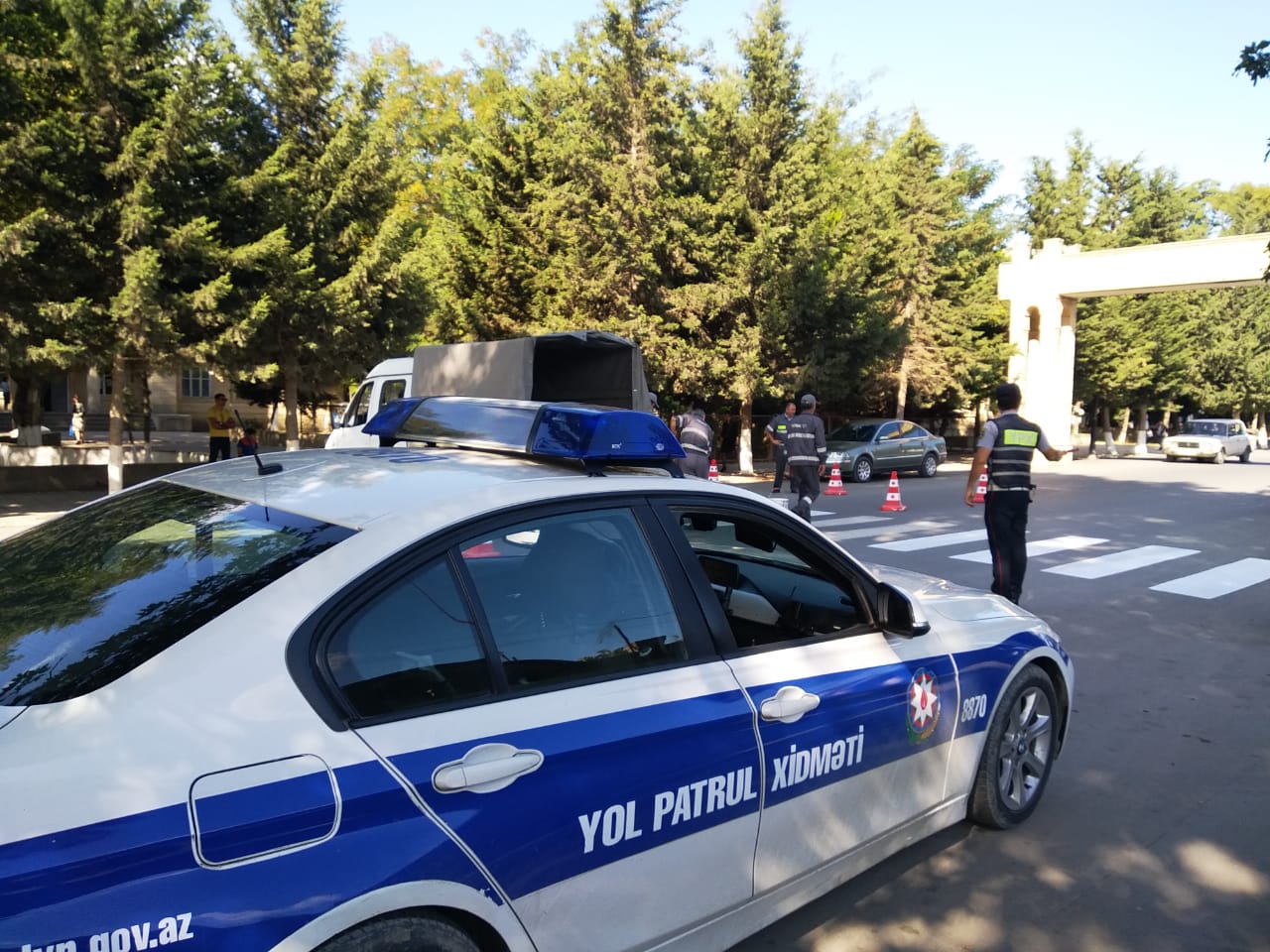 Yol polisi tərəfindən təhlükəsizlik tədbirləri davam etdirilir - FOTO
