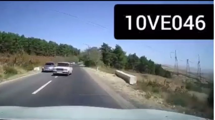 İsmayıllı yolunda əks yola çıxıb “ölümə gedən” sürücü – 10-VE-046  - VİDEO