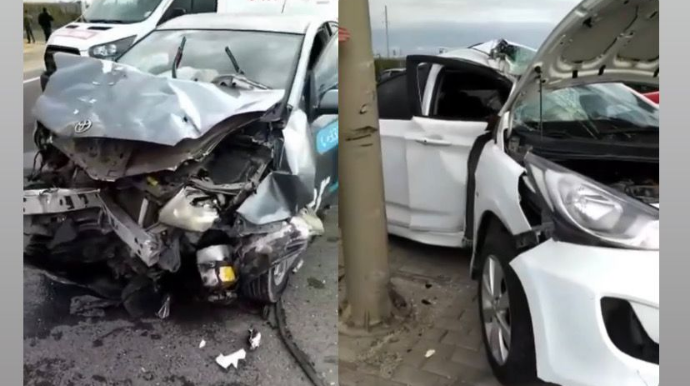 Bakıda “Prius”la toqquşan “Hyundai” ortadan bölündü - VİDEO