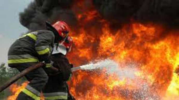 Biləsuvarda keçmiş icra nümayəndəsinin evi yandı