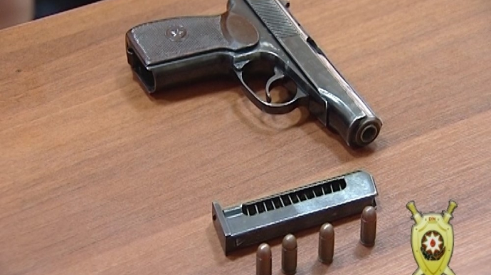 Paytaxtda keçmiş məhkumdan “Makarov” markalı tapança götürülüb