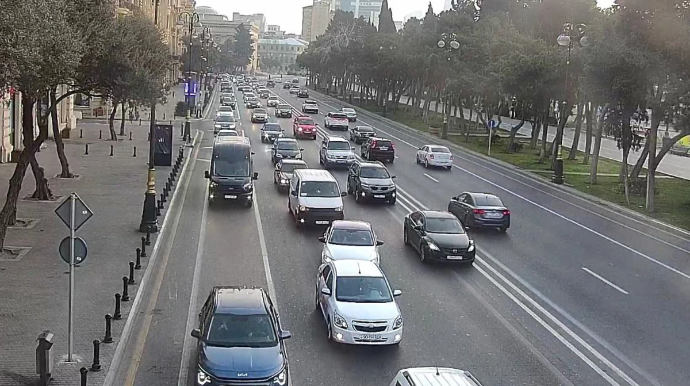 На каких улицах Баку 3 февраля наблюдаются транспортные заторы? - ФОТО