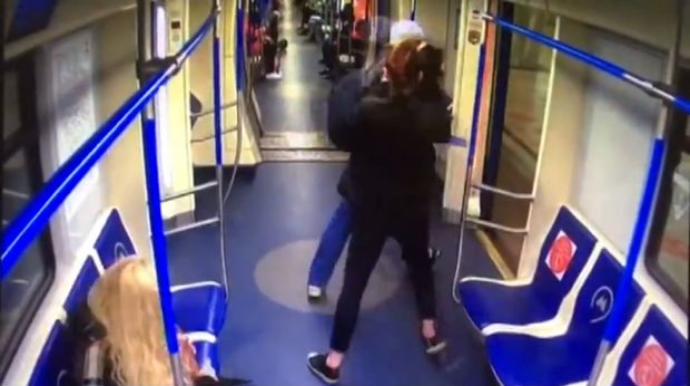 Девушка набросилась на вора в московском метро и попала на - ВИДЕО