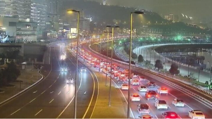 Bu yollarda tıxac var - SİYAHI 