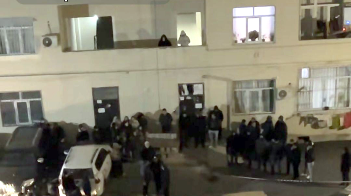 Xırdalanda gənc qadın 14-cü mərtəbədən yıxılıb - FOTO