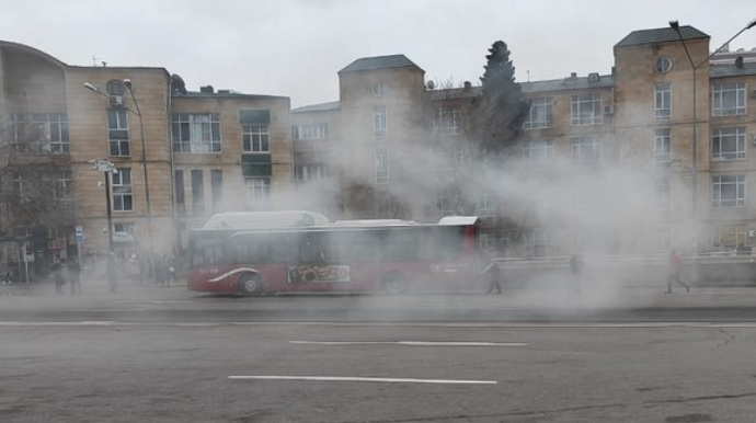 “BakuBus”un avtobusunda tüstülənmə olub - FOTO - VİDEO 