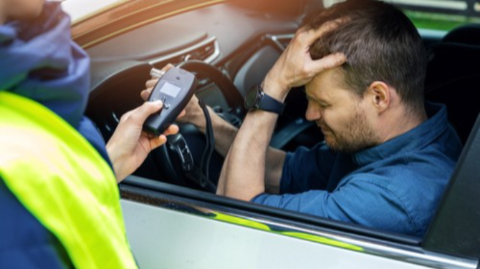 Sərxoş sürücülərdən müsadirə edilən 21 avtomobil Ukraynaya veriləcək 