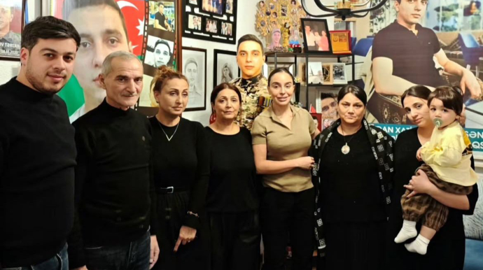 Leyla Əliyeva şəhid ailəsini ziyarət etdi - FOTO