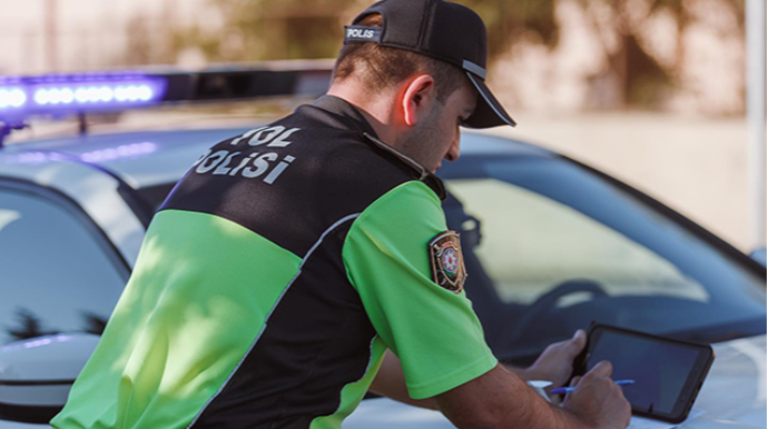 10 manat rüşvət vermək istədi, 150 manat cərimələndi