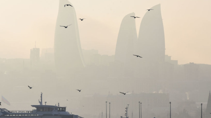 В Баку и окрестностях наблюдается пыльная мгла: как долго она продержится? 