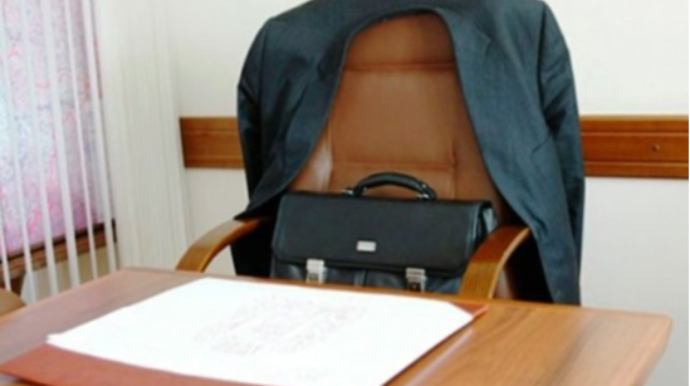 Başçı tutuldu, işçilər dağıldı - 8 vəzifə boşdur 