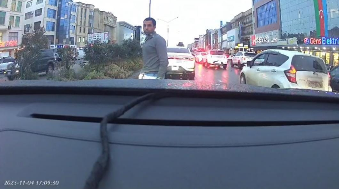 Qayda pozan piyadaya irad bildirən təlimçiyə "işverən" deyib qaçdılar - VİDEO 