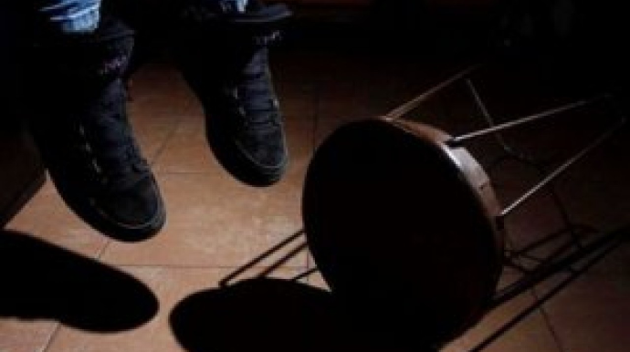 Mingəçevir sakini kəndirdən asılı vəziyyətdə tapıldı 