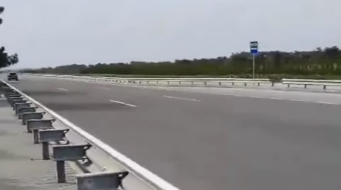 Zaqulbaq-Bilgəh yolunda piyada keçidlərinin olmaması sakinləri təhlükəyə atır - VİDEO 