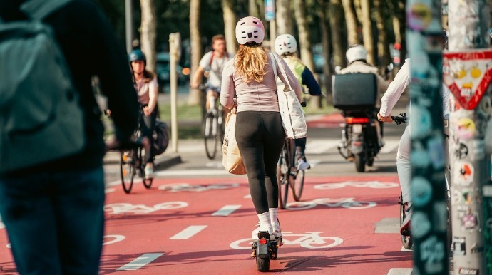 Almaniyada dərinləşən skuter problemi