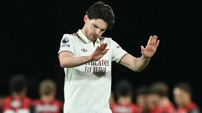 Məşhur futbolçu sürücülük hüququndan məhrum edildi 