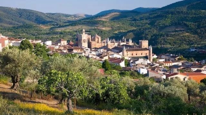 Bu kəndə köçənlər hər ay maaş alacaq 