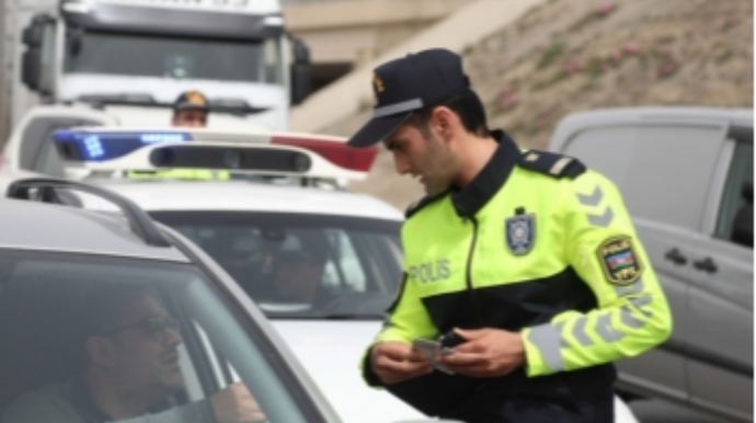 Sürülməyən avtomobilə görə cərimə yazılıb - VİDEO