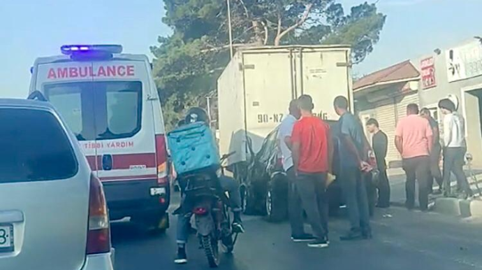 Maştağada yoldan çıxan “Cherry” yük maşınının altında qaldı - VİDEO