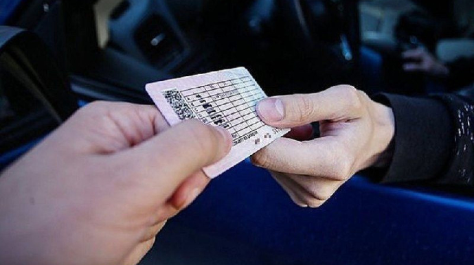 В России 31 декабря завершается автопродление национальных водительских прав 