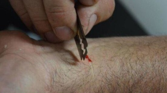 Azərbaycanda gənc oğlan sevdiyi qıza görə ÖZÜNÜ DOĞRADI