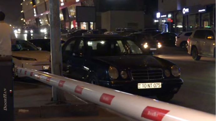 Bakıda yolu zəbt edənlərdən biri: "İstəyərəm, dombalaq aşaram" - VİDEO