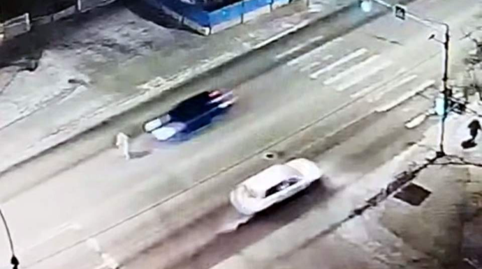 Keçidin 10 metrliyində vurulan qadın havaya uçdu - VİDEO 