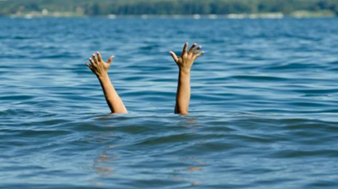 Samuxda gənc göldə batıb