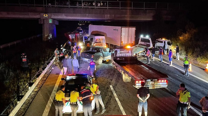 Цепная авария в Турции, пострадали 15 человек  - ФОТО