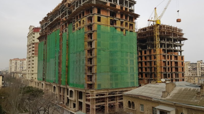 Çoxmərtəbəli tikililərdə gizli qüsurlar: Mütəxəssislər xəbərdarlıq edirlər - VİDEO