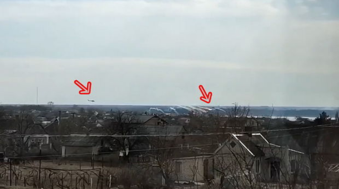 Rusiya helikopterləri Donbasda yaşayış məntəqəsini atəşə tutdular - ANBAAN VİDEO