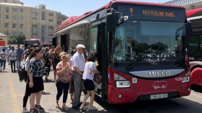 Avtobus qiyməti “manatlıq” taksi ilə eyniləşir: Bəs keyfiyyət? 