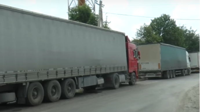 Azərbaycana gətirilən 500 tondan artıq kartof gömrükdə çürüyür - VİDEO