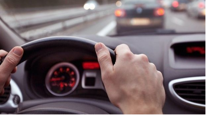 Naftalanda sərxoş sürücü qəza törətdi:  yaralı var