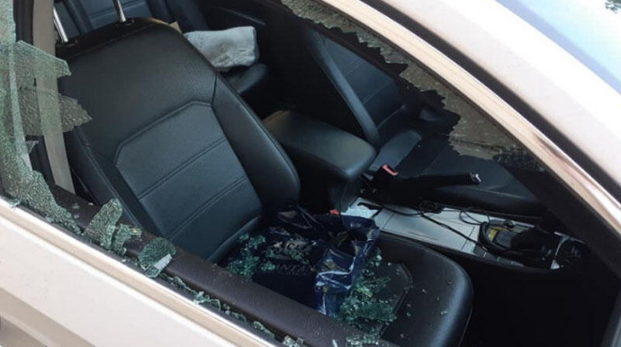 Bakıda jurnalistin maşınının şüşəsini sındırıb qarət etdilər  - FOTO