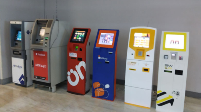 Marketdə ödəmə terminalından 4951 manat oğurlandı