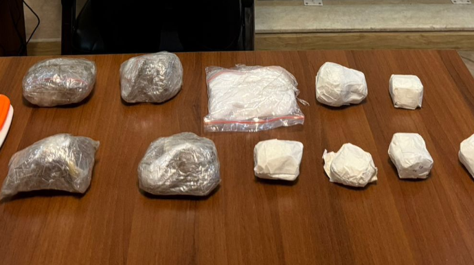 Narkokuryerlik edən şəxsdən 3 kiloqram heroin aşkarlandı - FOTO - VİDEO