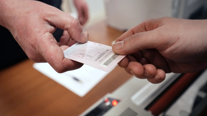 Sürücülük vəsiqəsini imtahansız da almaq olar – BU YOLLA