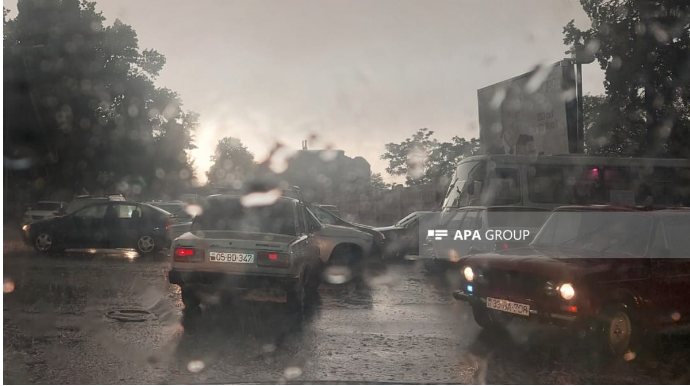 Gəncəyə güclü yağışdan sonra sel gəlib  - FOTO