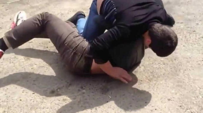 Astarada 63 yaşlı kişi qonşusunu döydü