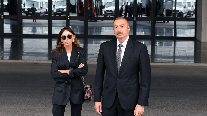 İlham Əliyev və Mehriban Əliyeva yaralı hərbçilərlə görüşüblər   - VİDEO