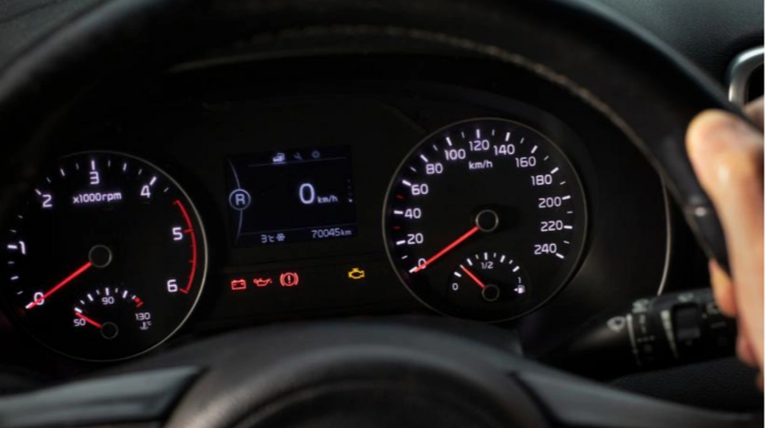 Avtomobiliniz çox yanacaq sərf edirsə, səbəb xırda detallar ola bilər