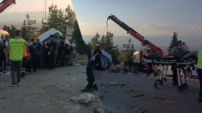 Hərbçiləri daşıyan mikroavtobus qəzaya düşdü: 6 ölü, 16 yaralı var   - FOTO