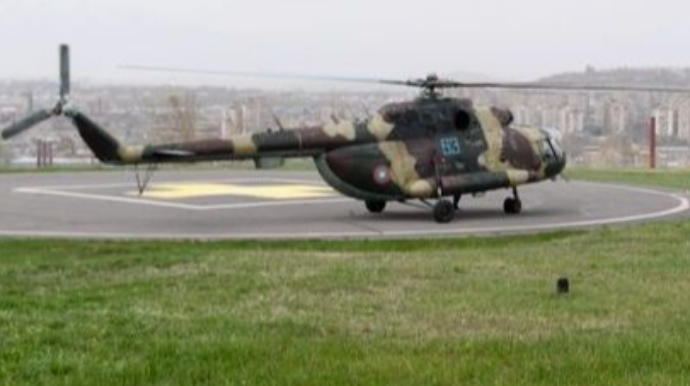 Etirazçı qadınları Ermənistan Müdafiə Nazirliyinin binasından helikopterlərlə uzaqlaşdırırlar - VİDEO 