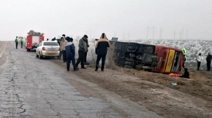 Avtobus aşıb, 2 nəfər ölüb, 9 nəfər yaralanıb 