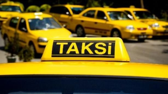 Taksi sürücüsü başqasının kartından 1430 manatı necə çıxarıb? - İki gün sonra ələ keçdi 